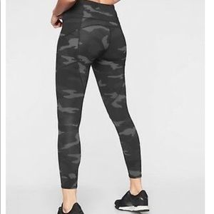 Athleta Camo Contender 7/8 Tight.